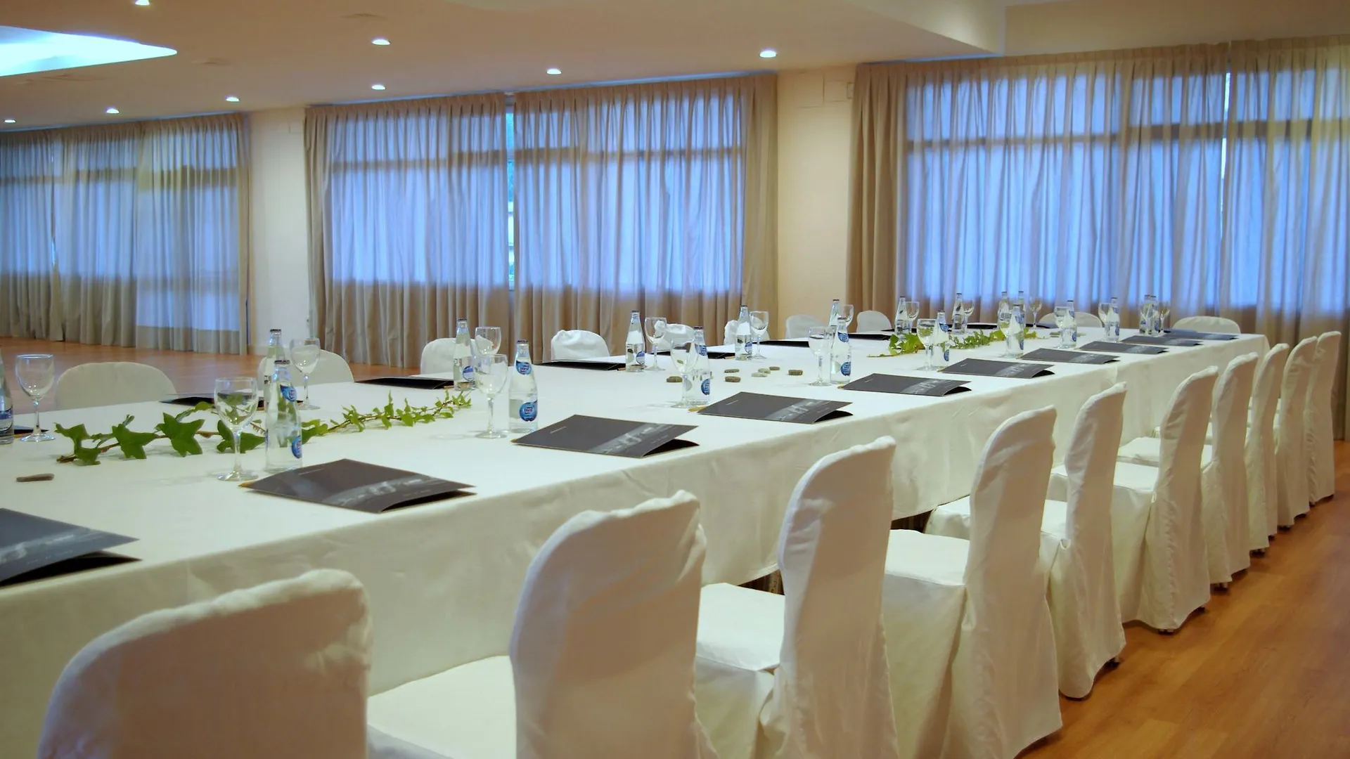 Hotel Alga Calella De Palafrugell 4*,  Spain